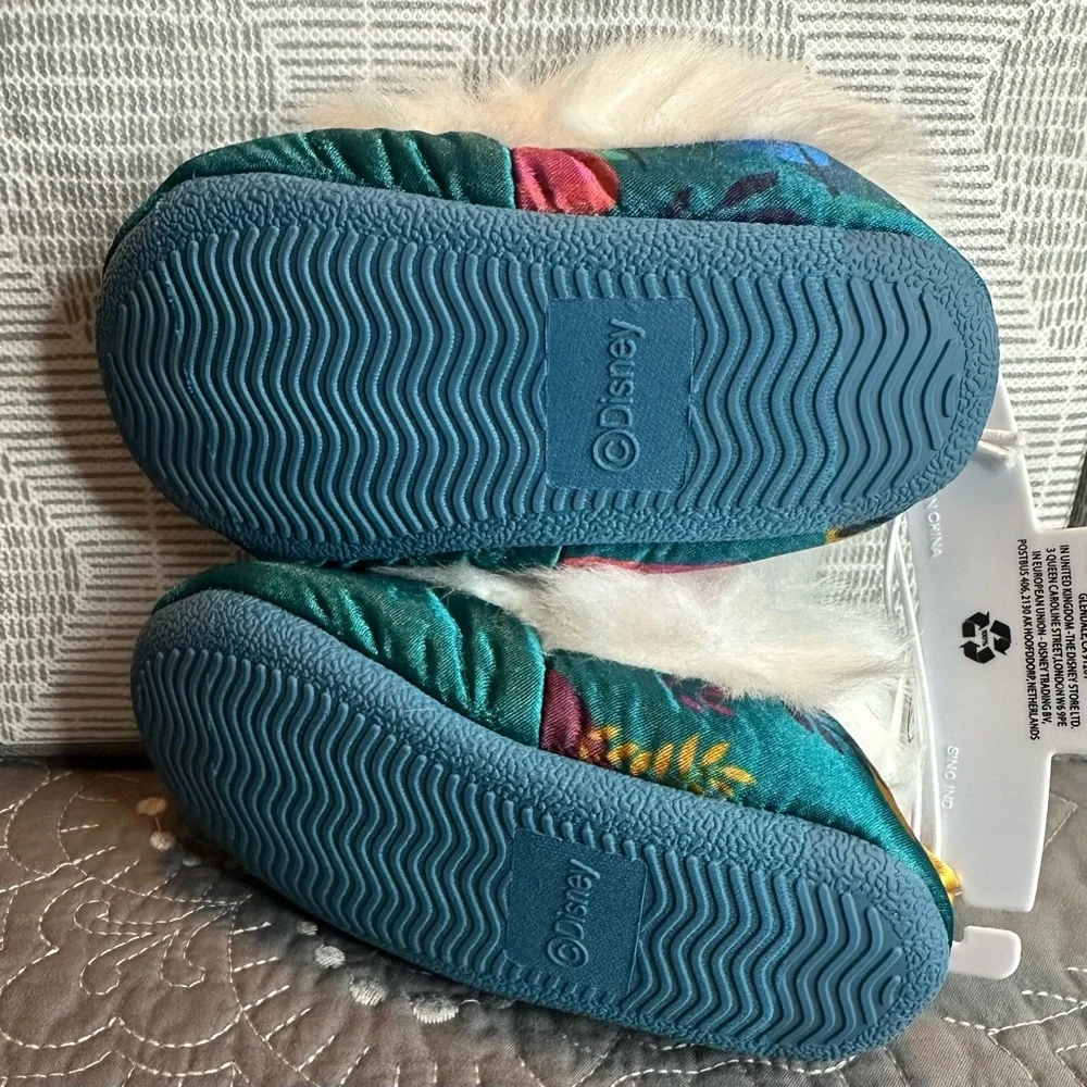 Disney Frozen Teal Baby/Toddler Non Skid Slippers NWT Size 5/6